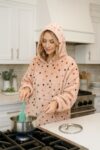 Hoodie odeja z nogavicami MIAU - srca - slika 3